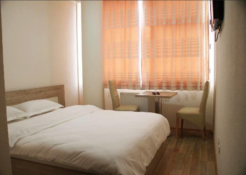 Bolero Hotel Ferizaj Eksteriør bilde