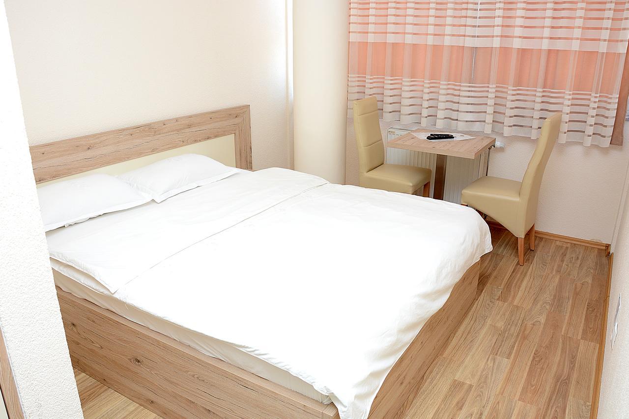Bolero Hotel Ferizaj Eksteriør bilde